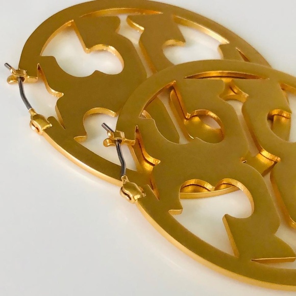 NEW Tory Burch Miller 2” Round Double T Logo Hoops - Picture 3 of 4